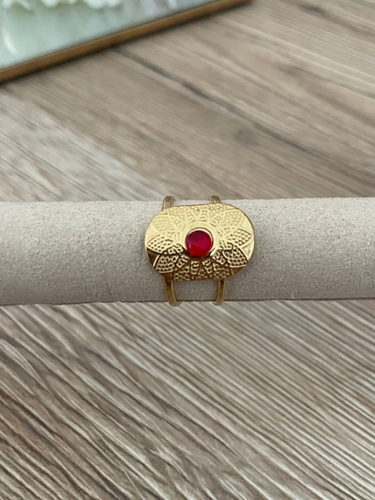 Bague ovale fleur Ruby rouge, acier inoxydable doré.