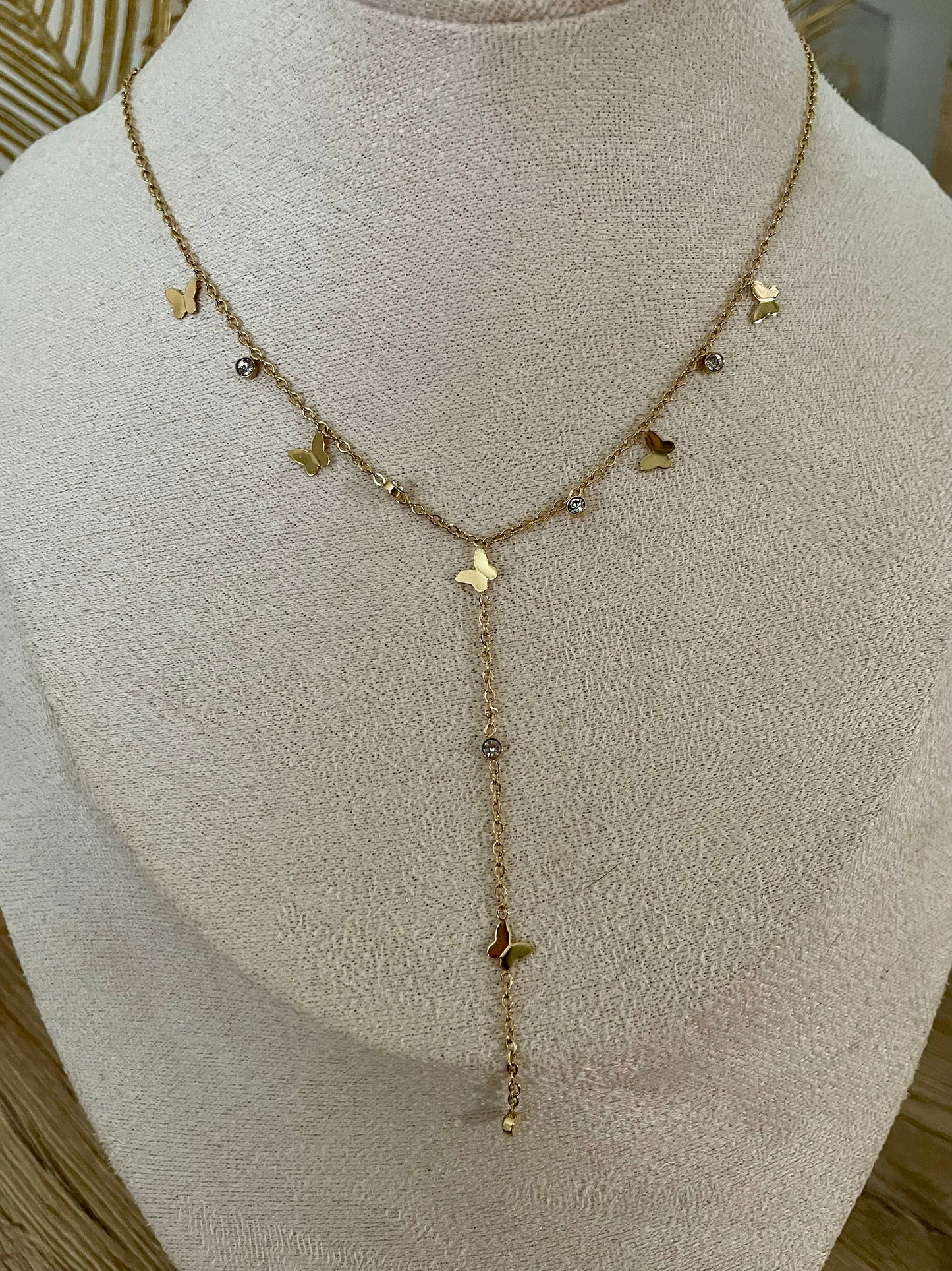 Collier Stella pampilles, papillons & strass, acier inoxydable doré.