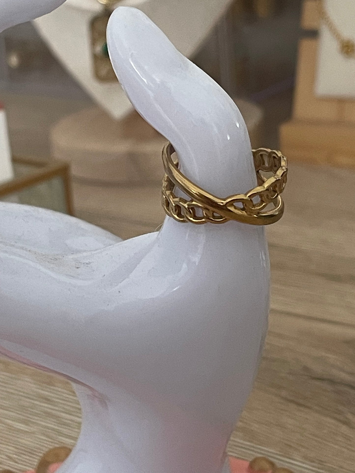 Bague Noura, texture chaine, acier inoxydable doré.