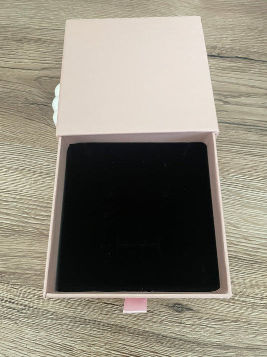 Grande boîte pour bijoux à offrir.