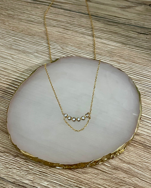 Collier Nora strass chaîne pendante, acier inoxydable doré.