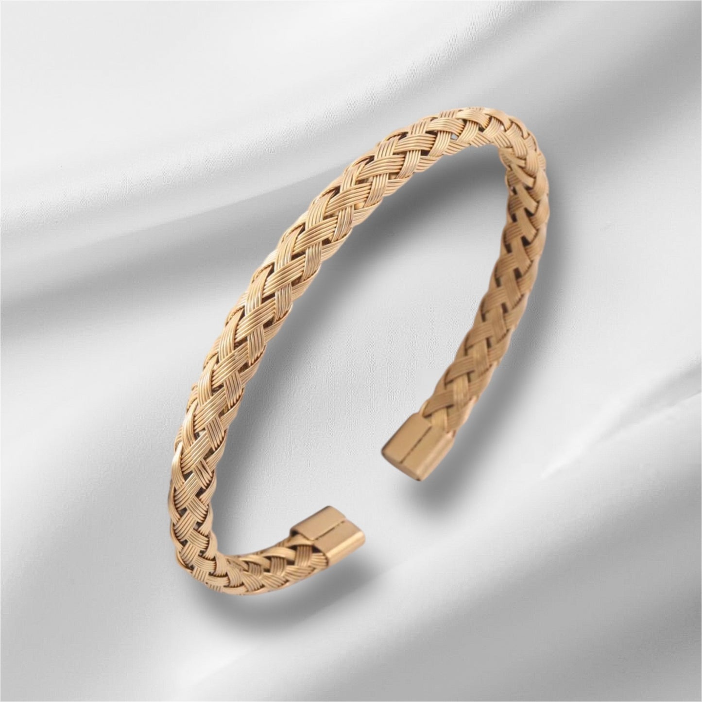 Bracelet Trycia tressé, acier inoxydable doré.