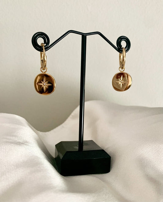 Boucles d'oreilles Emy rond trèfle , acier inoxydable doré .