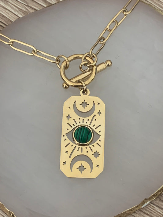 Collier Tara Œil vert, lune étoile, en acier inoxydable doré.