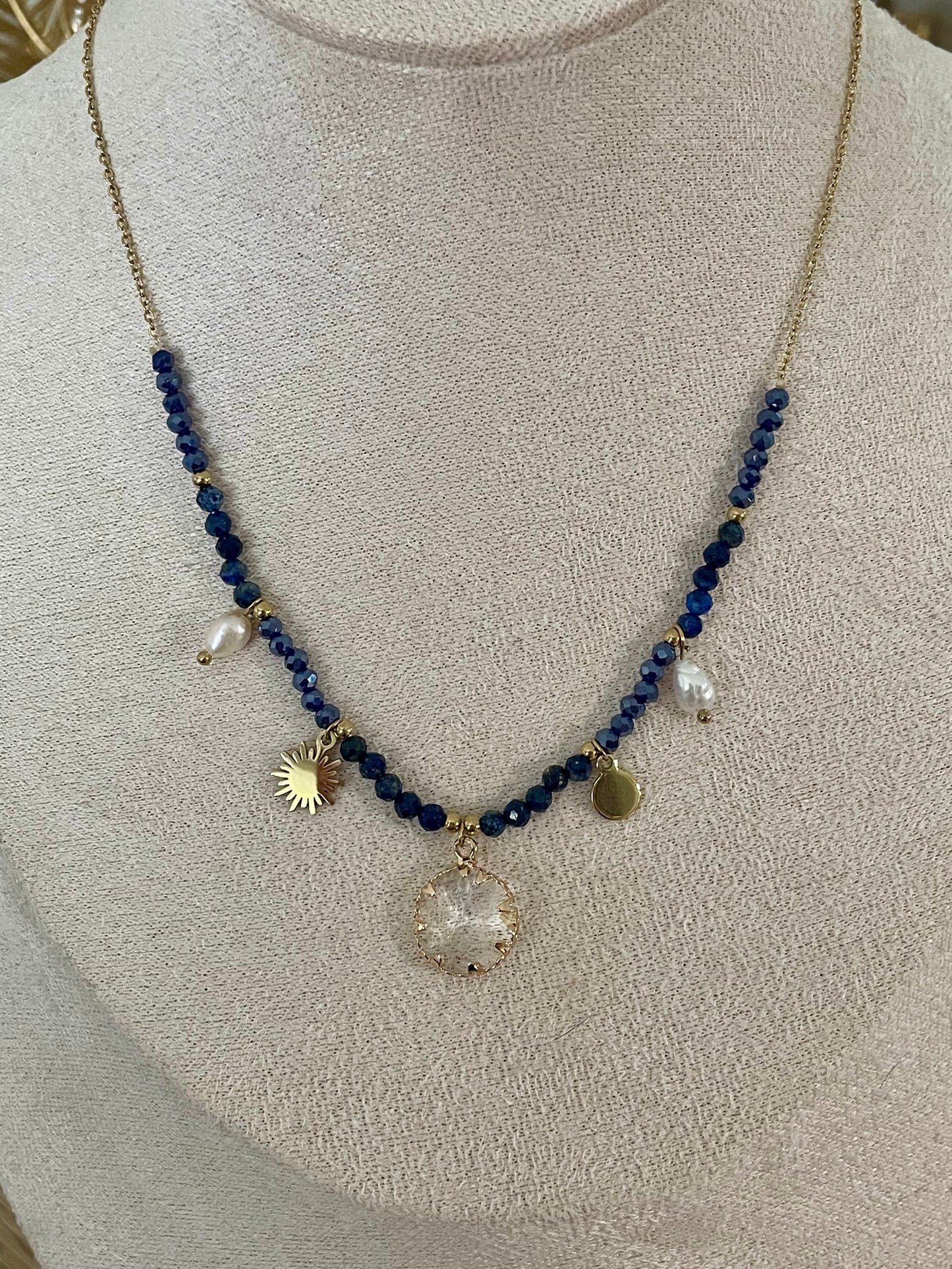 Collier Sun ras de cou perles bleues,soleil perles & strass