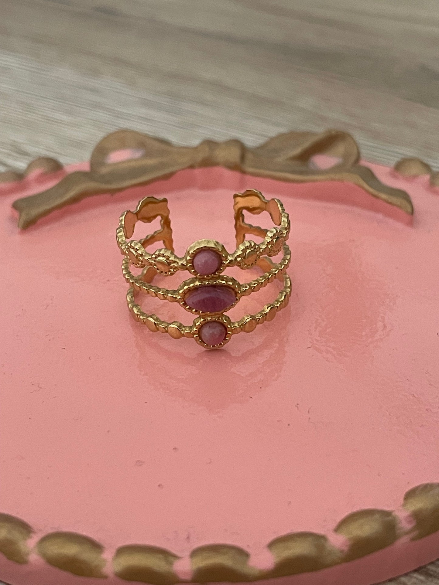 Bague Rosa,motifs,ronds, ovales, en acier inoxydable doré.