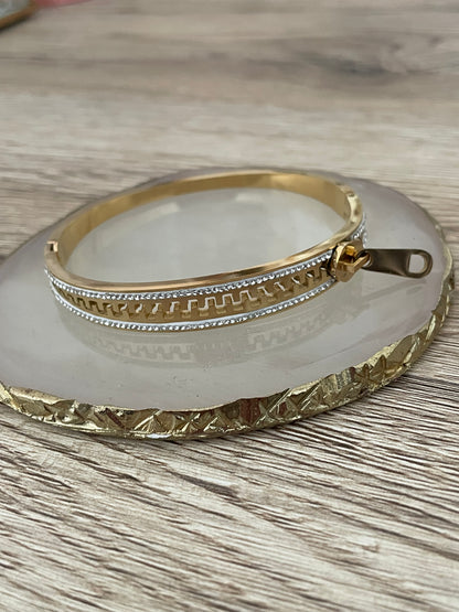 Bracelet Fermeture strass Gina, acier inoxydable doré.