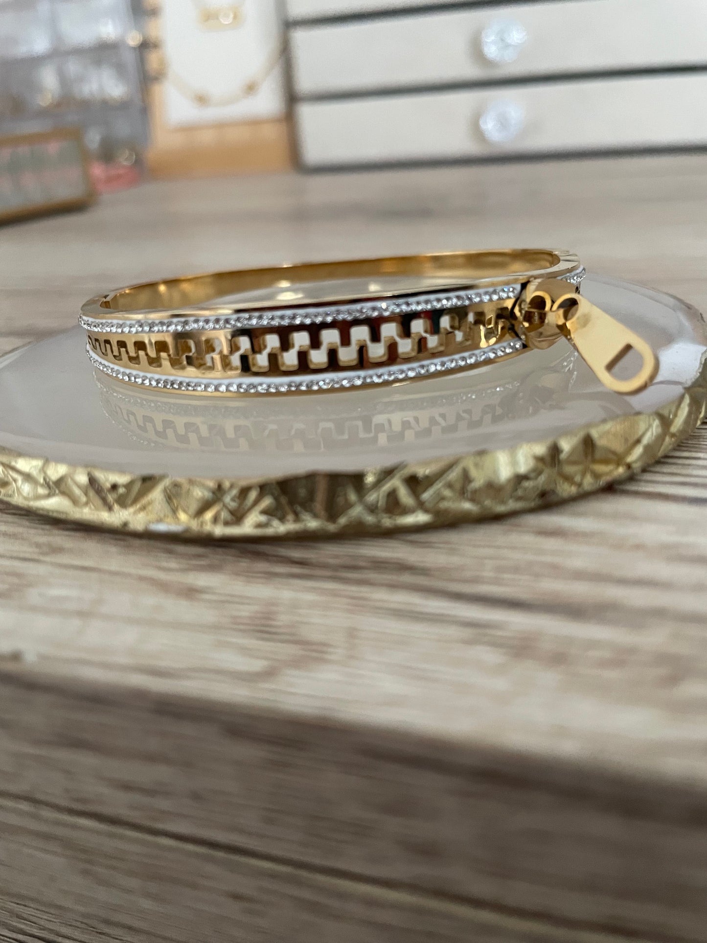 Bracelet Fermeture strass Gina, acier inoxydable doré.