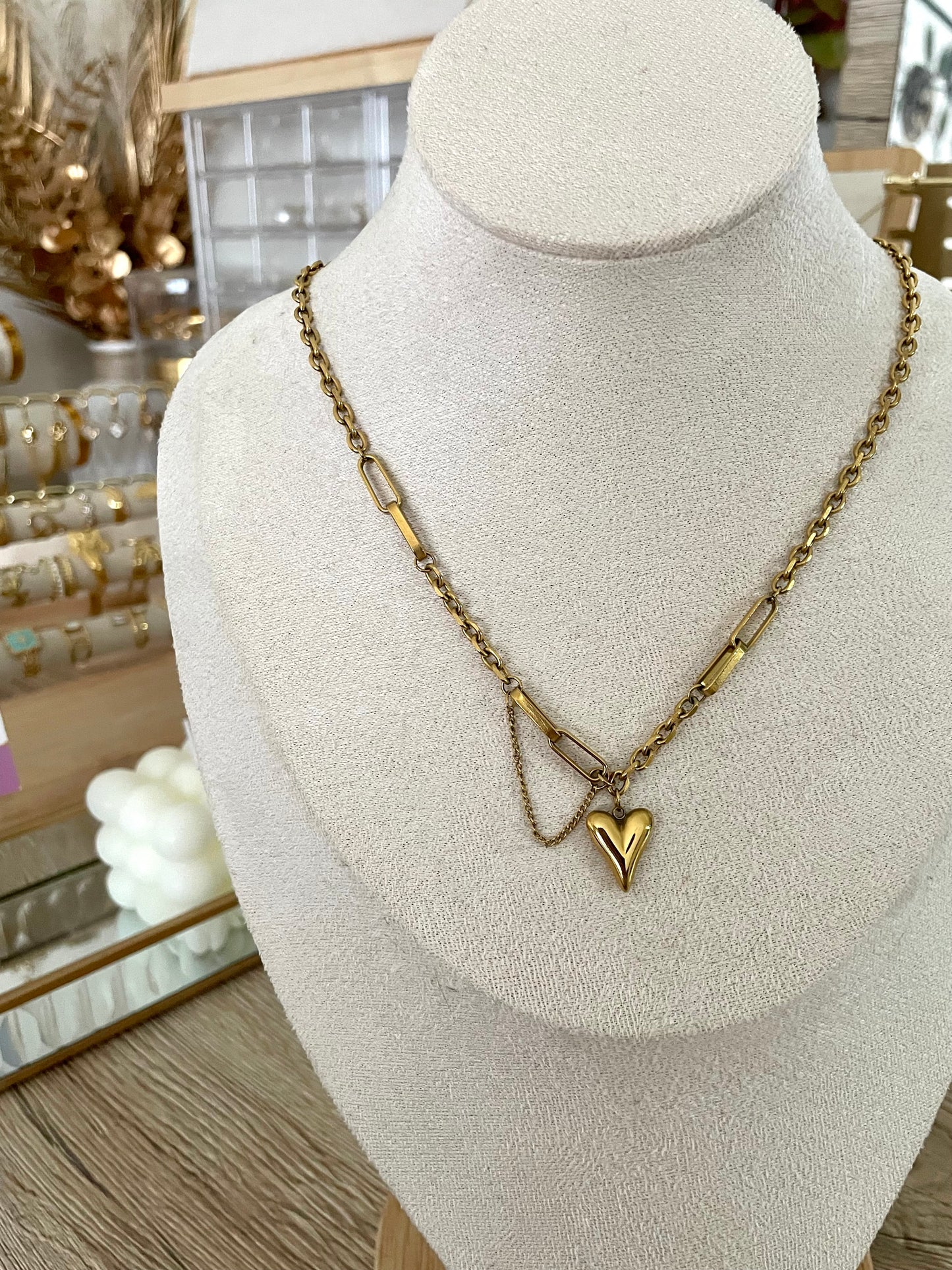 Collier Valentine, cœur chaînette et chaîne gourmette en acier inoxydable doré.