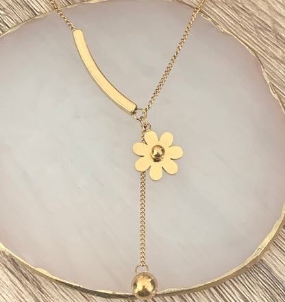 Collier Lisa fleur, acier inoxydable doré.