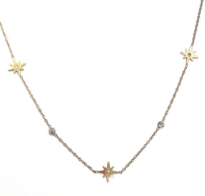 Collier Elanor triples étoiles et strass, acier inoxydable doré.