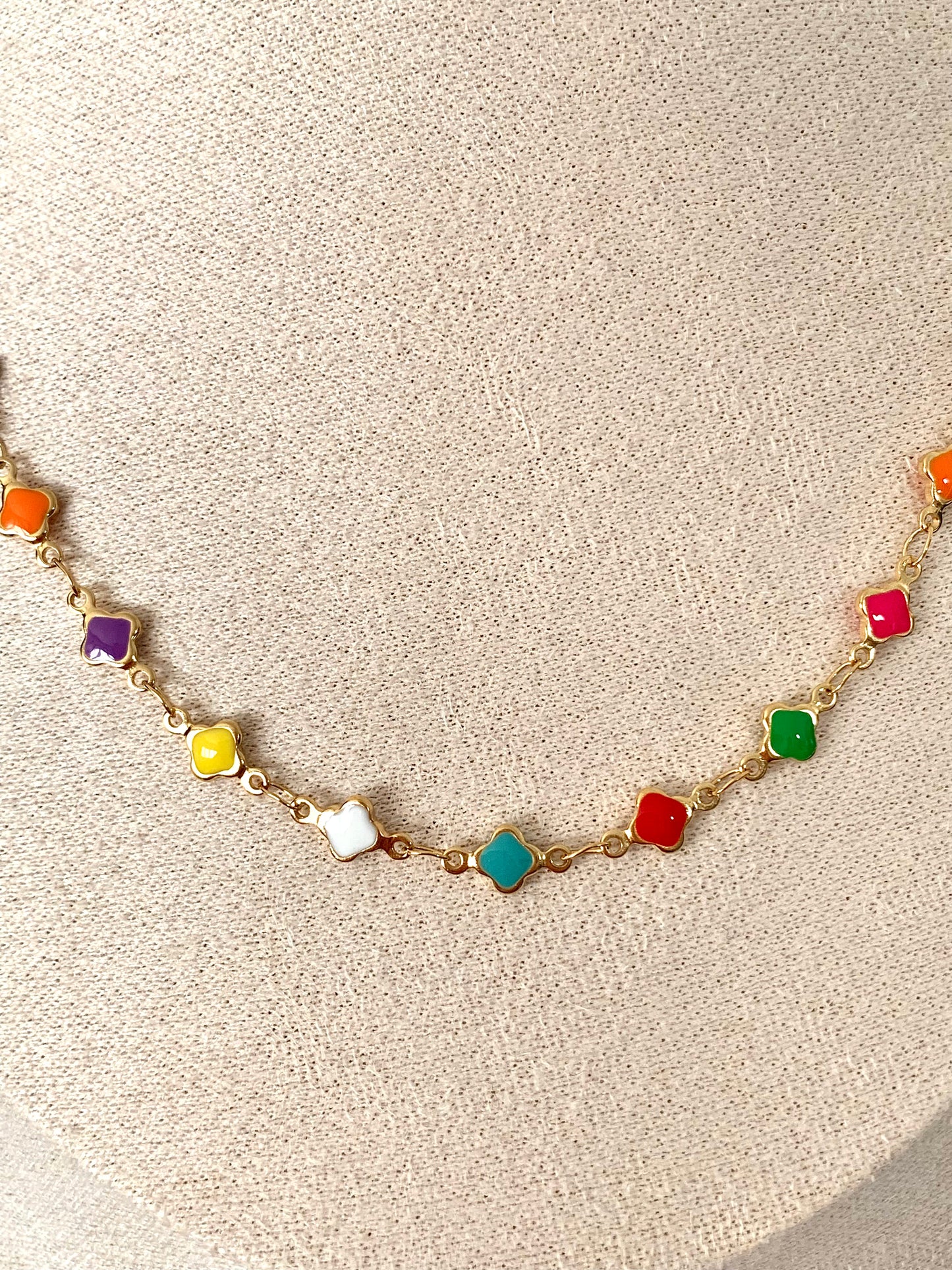 Collier Eloïse ras de cou multi couleurs, acier inoxydable doré.