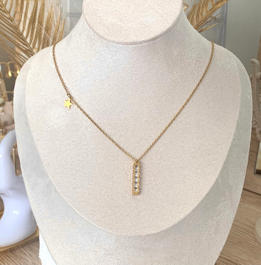 Collier Jade zircone cubique avec strass et étoile , acier inoxydable doré .